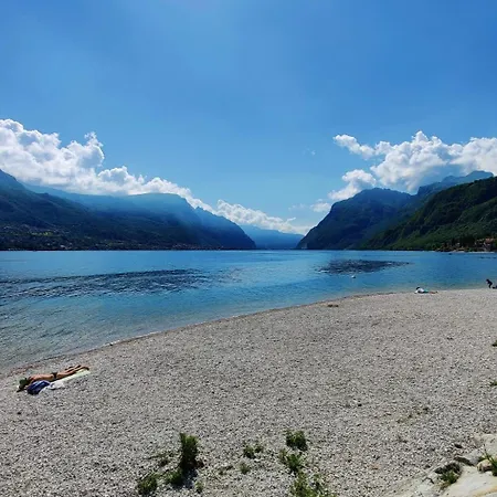 Rossi Couple Feriehus Oliveto Lario